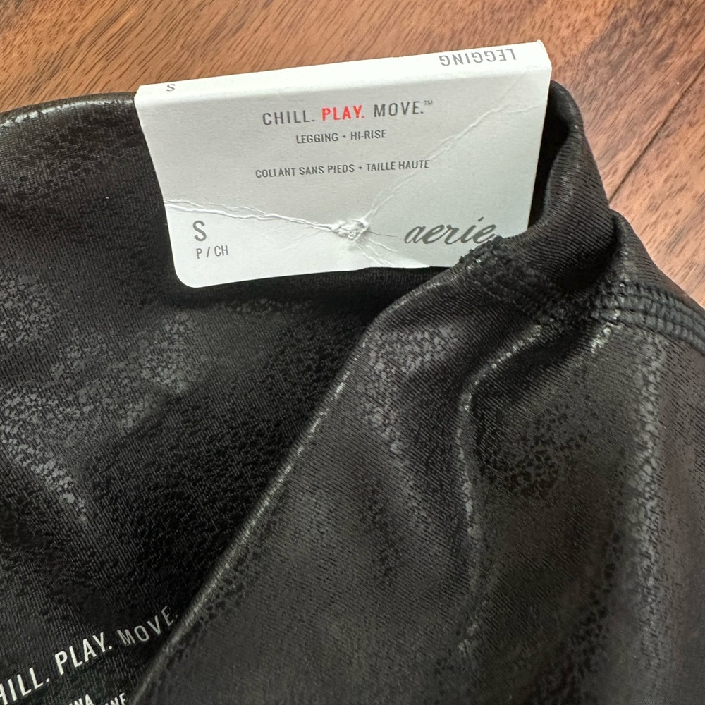 AERIE BLACK HIGH WAISTED FAUX LEATHER LEGGINGS CHILL PLAY MOVE NWT SIZE SMALL - Picture 9 of 10